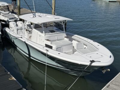 Southport 38 FE at the dock