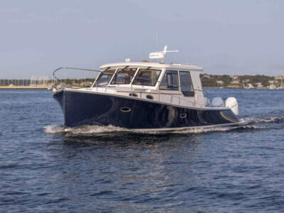 True North 39 underway photo from the bow