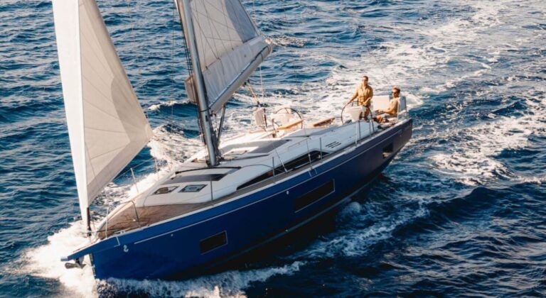 oceanis 47 under sail