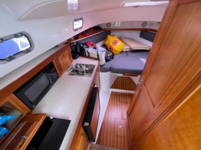 2004-hunt-yachts-surfhunter-29-12