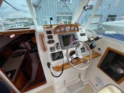 2004-hunt-yachts-surfhunter-29-4