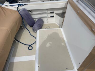 2004-hunt-yachts-surfhunter-29-9