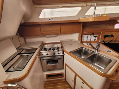 2006-catalina-320-30
