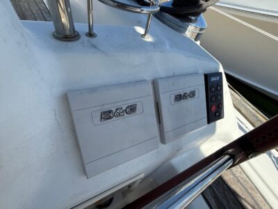 2010-beneteau-oceanis-43-15
