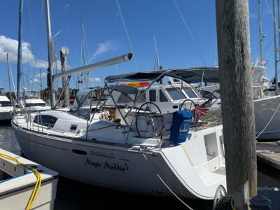 2010-beneteau-oceanis-43-2