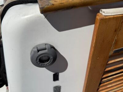 2010-beneteau-oceanis-43-26
