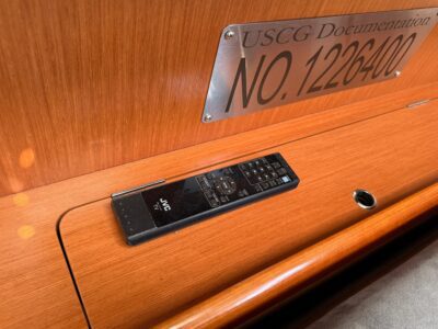 2010-beneteau-oceanis-43-33
