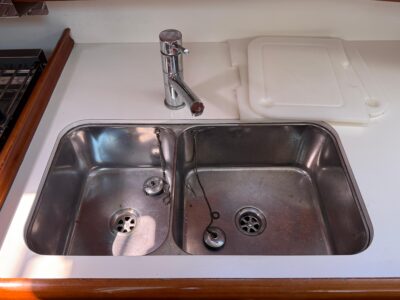 2010-beneteau-oceanis-43-45