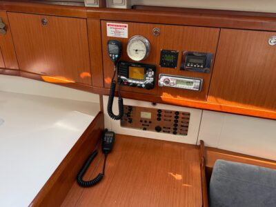 2010-beneteau-oceanis-43-48