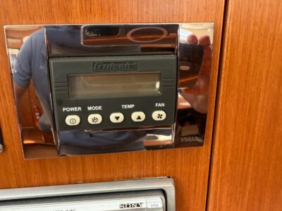 2010-beneteau-oceanis-43-51