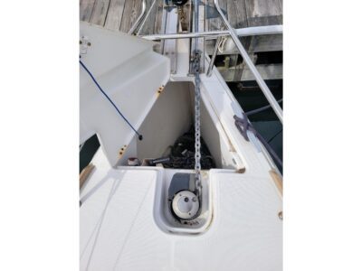 2014-jeanneau-sun-odyssey-379-18