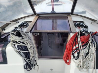 2014-jeanneau-sun-odyssey-379-22