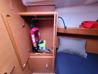 2014-jeanneau-sun-odyssey-379-28