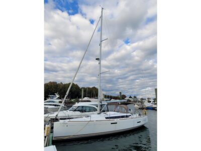 2014-jeanneau-sun-odyssey-379-3