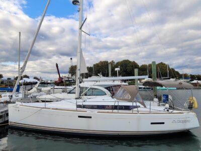 2014-jeanneau-sun-odyssey-379-4