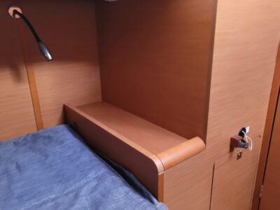 2014-jeanneau-sun-odyssey-379-46