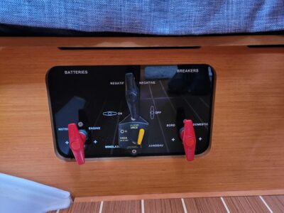 2014-jeanneau-sun-odyssey-379-53
