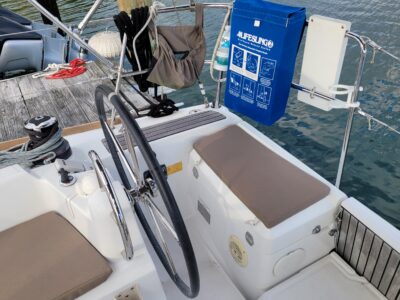 2014-jeanneau-sun-odyssey-379-8