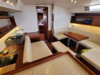 2015-beneteau-oceanis-45-17
