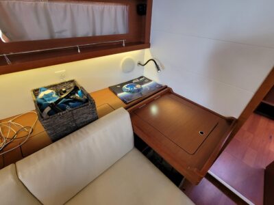 2015-beneteau-oceanis-45-19