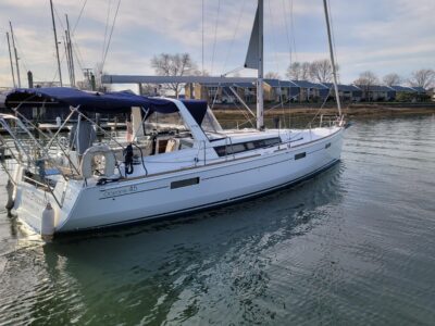 2015-beneteau-oceanis-45-2