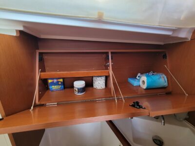 2015-beneteau-oceanis-45-28
