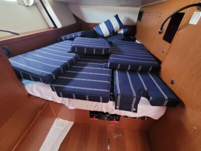 2015-beneteau-oceanis-45-31