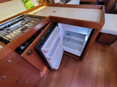 2015-beneteau-oceanis-45-40