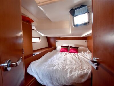 2019-beneteau-oceanis-51-1-15
