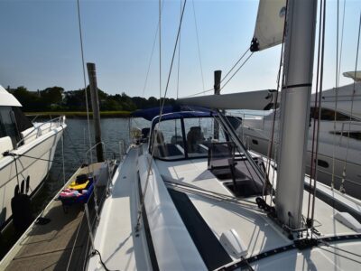 2019-beneteau-oceanis-51-1-32