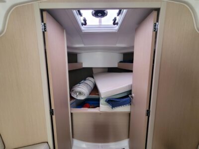 2020-beneteau-oceanis-30-1-36