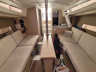 2020-beneteau-oceanis-30-1-42