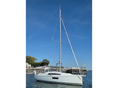 2020-beneteau-oceanis-30-1-5