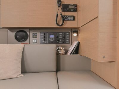 2021-beneteau-oceanis-35-1-13