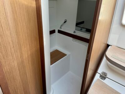 2021-beneteau-oceanis-35-1-24