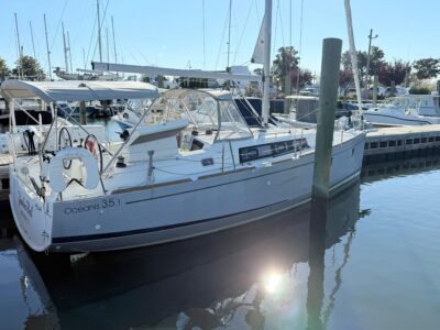 2021-beneteau-oceanis-35-1-4