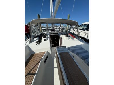 2024-beneteau-oceanis-37-1-13