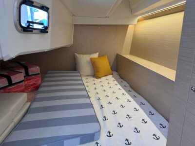 2024-beneteau-oceanis-37-1-22
