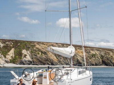 2024-beneteau-oceanis-37-1-3