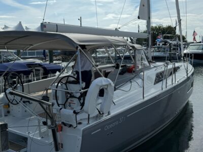 2024-beneteau-oceanis-37-1-9