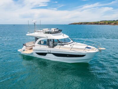 2025-beneteau-antares-11-fly-12