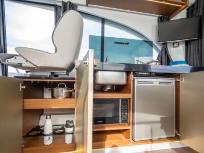 2025-beneteau-antares-11-fly-18