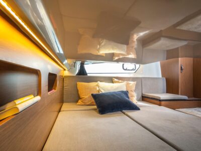 2025-beneteau-antares-11-fly-23