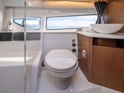 2025-beneteau-antares-11-fly-27