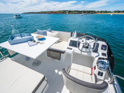 2025-beneteau-antares-11-fly-34