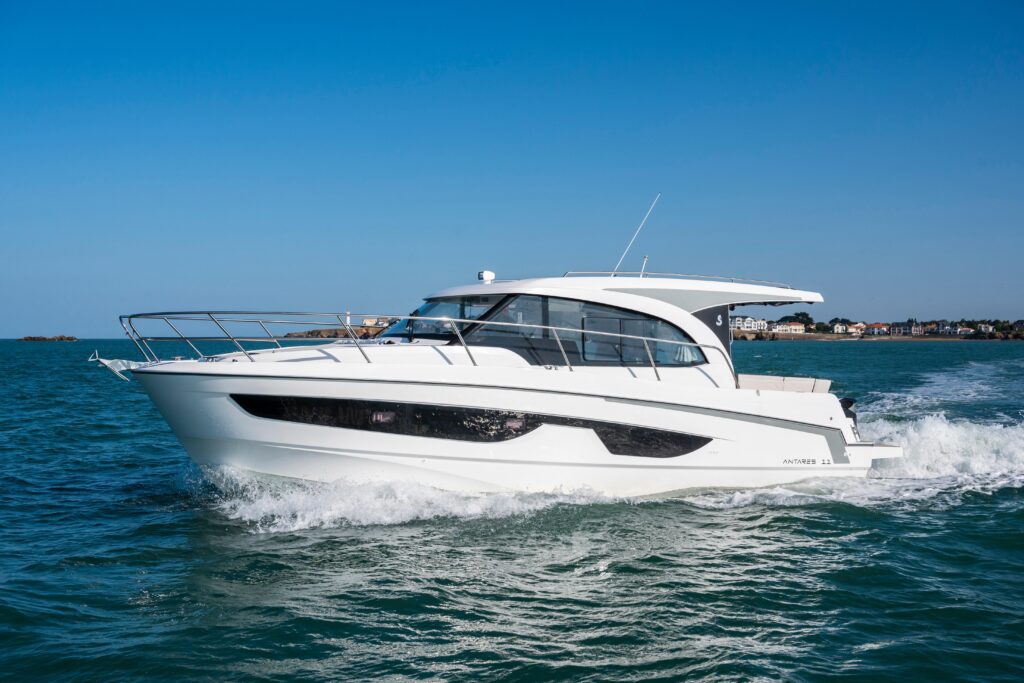 2026 Beneteau Antares 11 Coupe