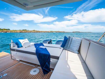 2026-beneteau-antares-11-coupe-12