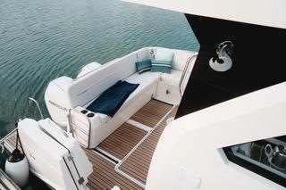 2026-beneteau-antares-9-11