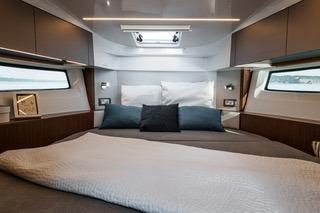 2026-beneteau-antares-9-12