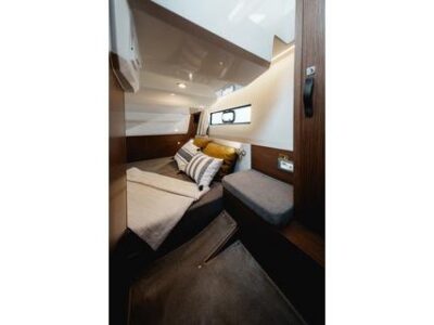 2026-beneteau-antares-9-14
